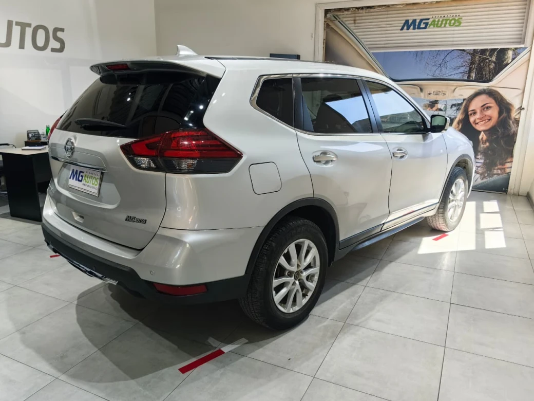 imagen 0 de vehiculo con id 2221